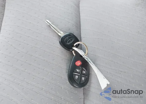 2017 Toyota Sienna Le 7 Passenger z USA, uszkodzony, nr VIN 5TDJZ3DC6HS153538